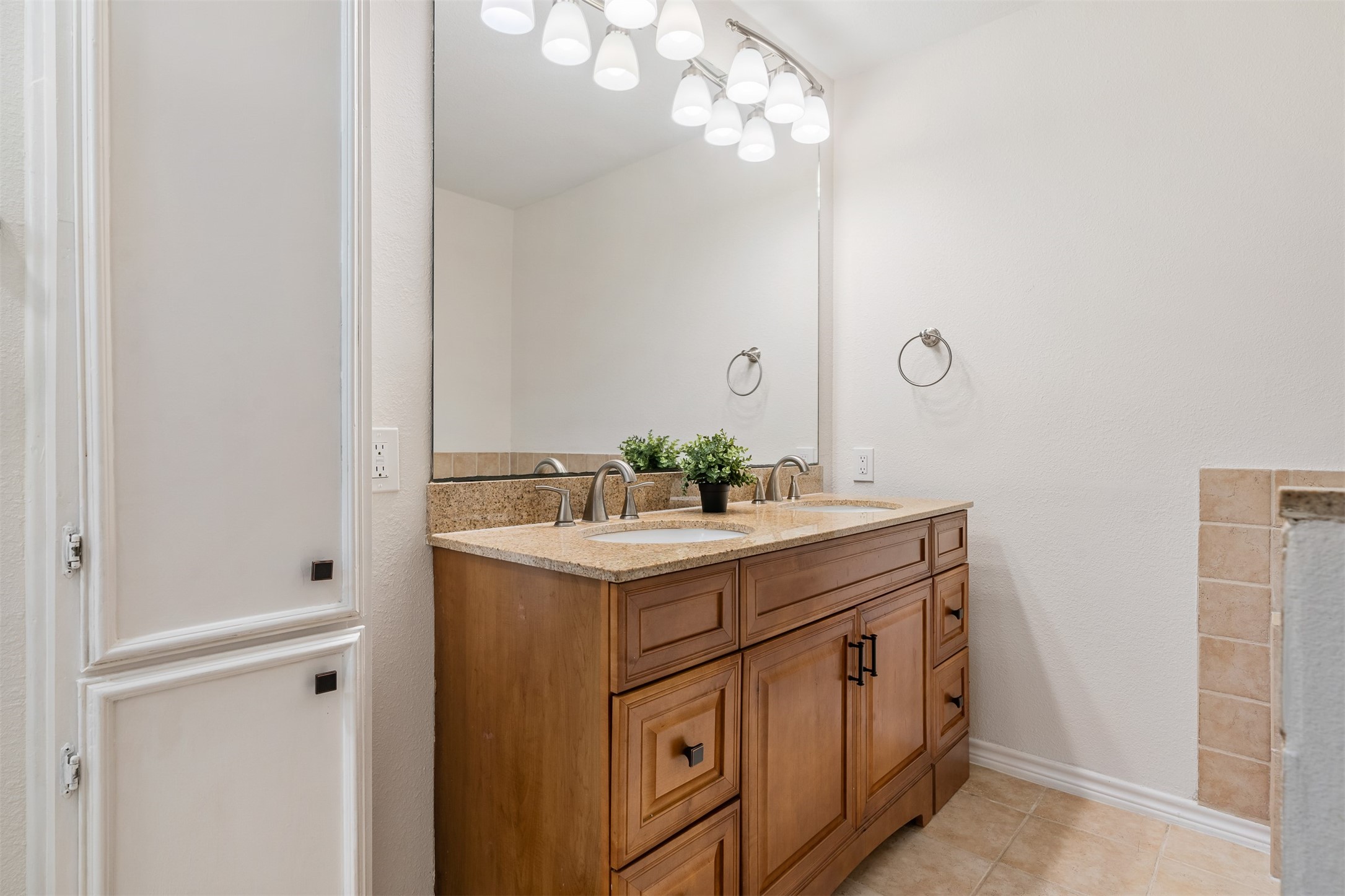 3219 Chippers Crossing Montgomery, TX 77356 - Photo 19 of 35 a kitchen with a sink and cabinets