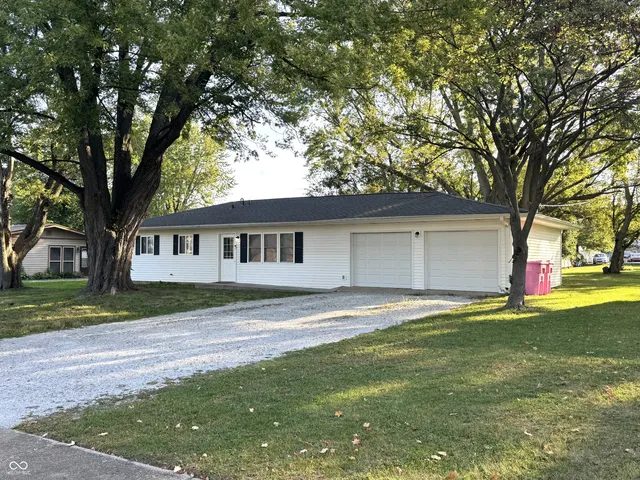 $209,900 | 320 North Englewood Drive, Crawfordsville, IN 47933