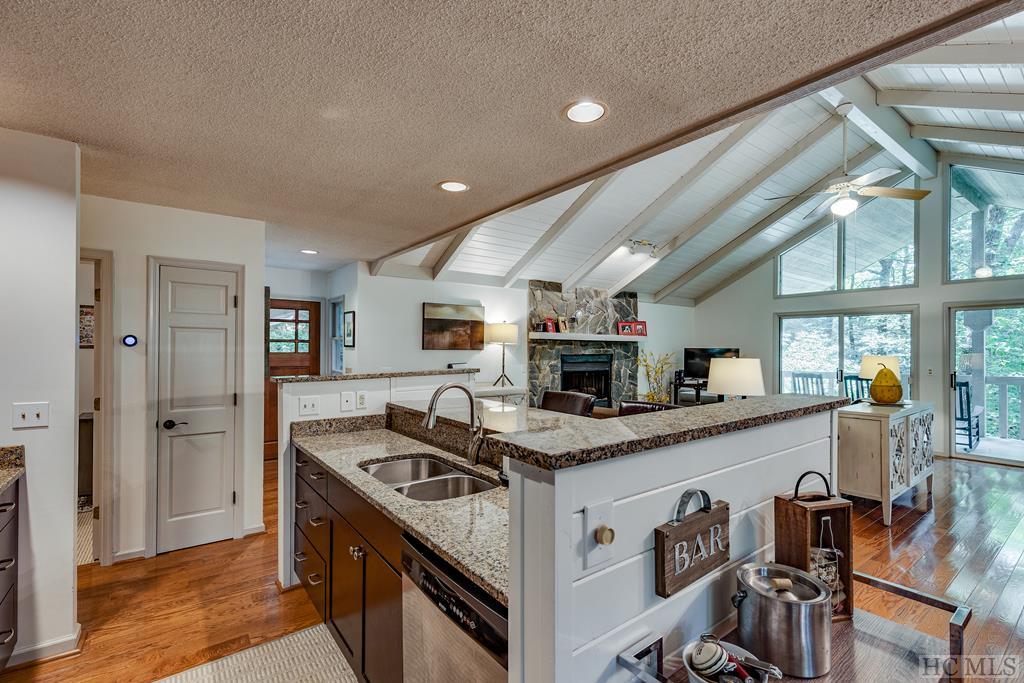 199 Oak Road Highlands, NC 28741 - Photo 10 of 27 Gallery Image 10