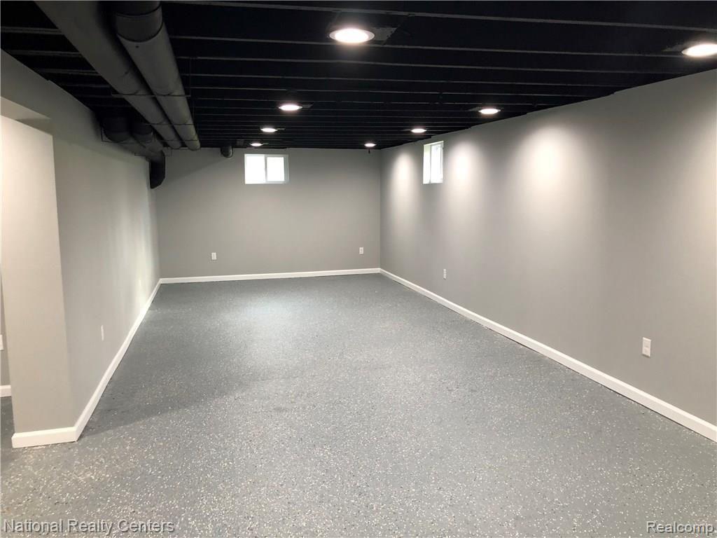 21800 Carleton West Road Belleville, MI 48111 - Photo 8 of 22
