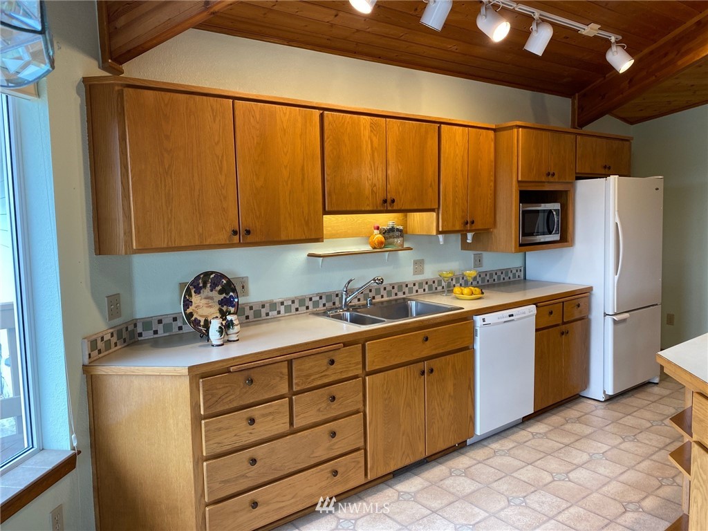 8081 Niska Road Blaine, WA 98230 - Photo 12 of 39 Gallery Image 12