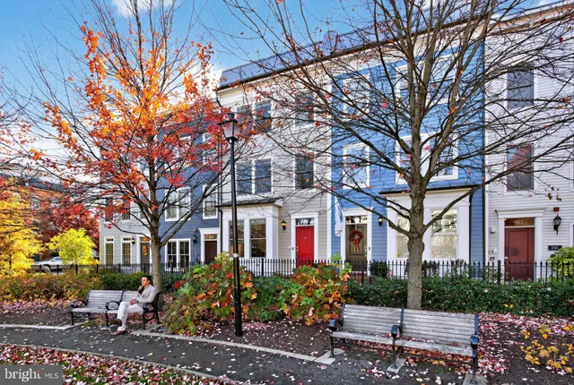$1,200,000 | 908 Montgomery Street, Alexandria, VA 22314