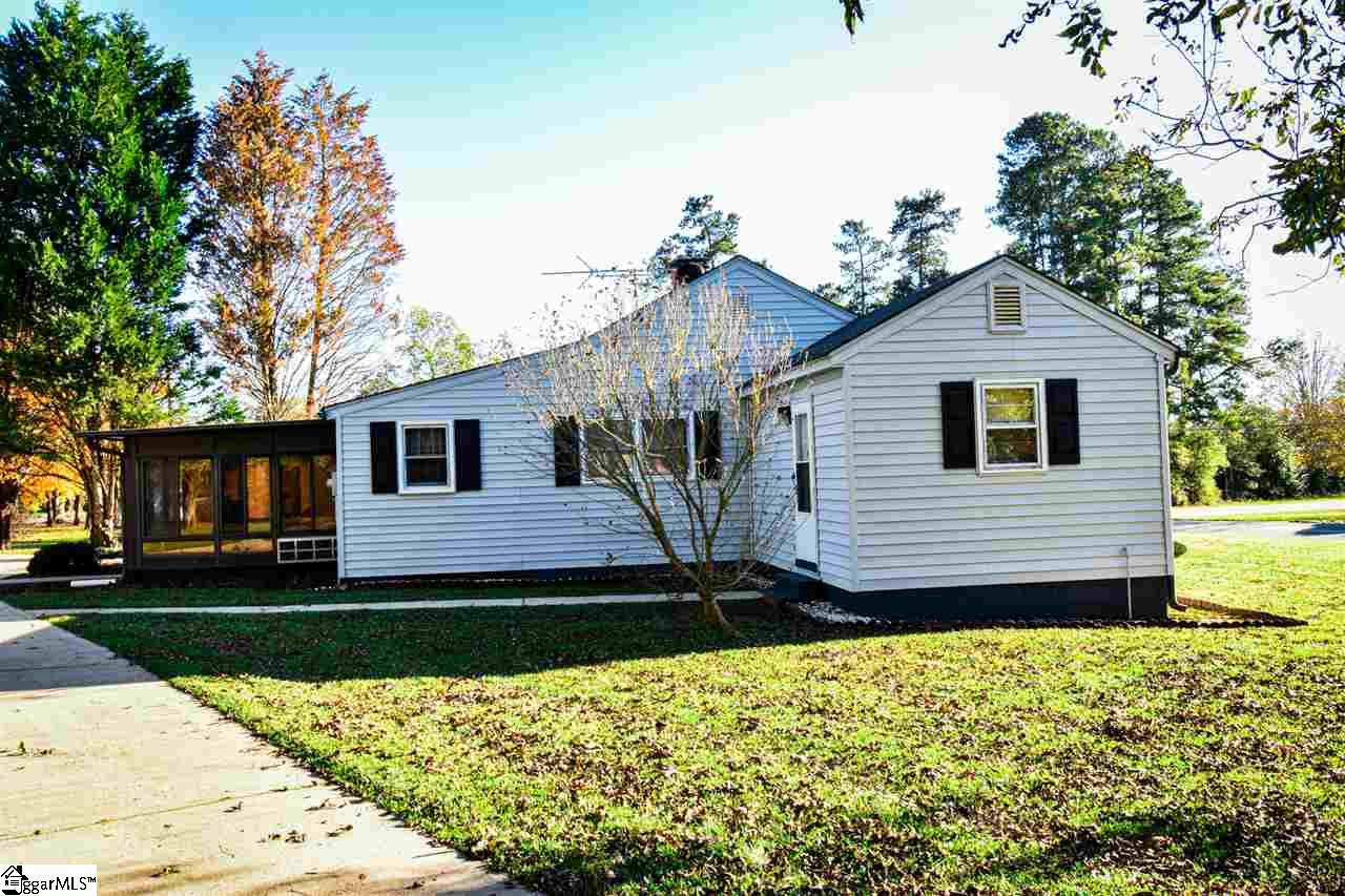 3702 Dixon Road Anderson, SC 29625 - Photo 3 of 36
