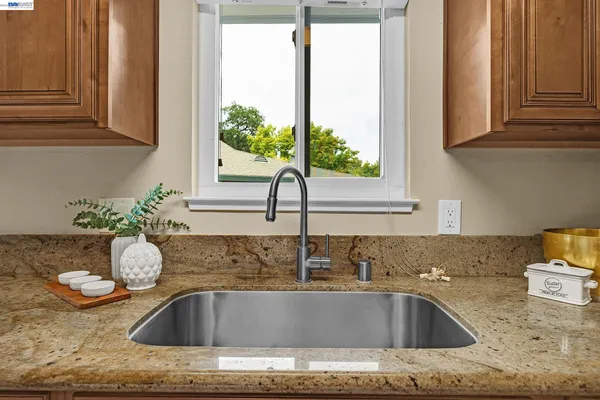 $498,000 | 2110 Arroyo Court, Unit 4, Pleasanton, CA 94588