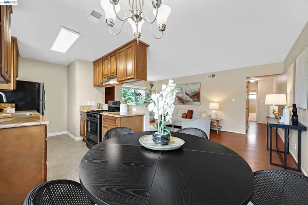$498,000 | 2110 Arroyo Court, Unit 4, Pleasanton, CA 94588