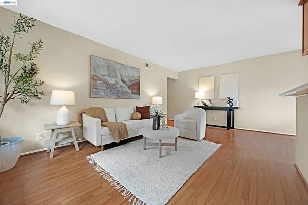 $498,000 | 2110 Arroyo Court, Unit 4, Pleasanton, CA 94588