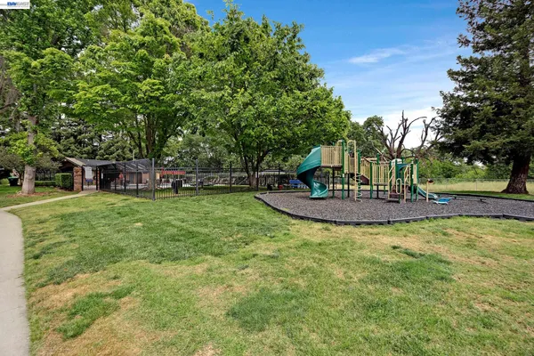 $498,000 | 2110 Arroyo Court, Unit 4, Pleasanton, CA 94588