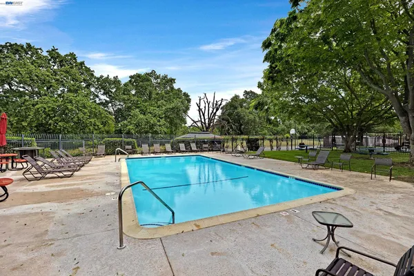 $498,000 | 2110 Arroyo Court, Unit 4, Pleasanton, CA 94588