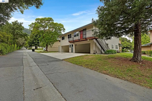 $498,000 | 2110 Arroyo Court, Unit 4, Pleasanton, CA 94588