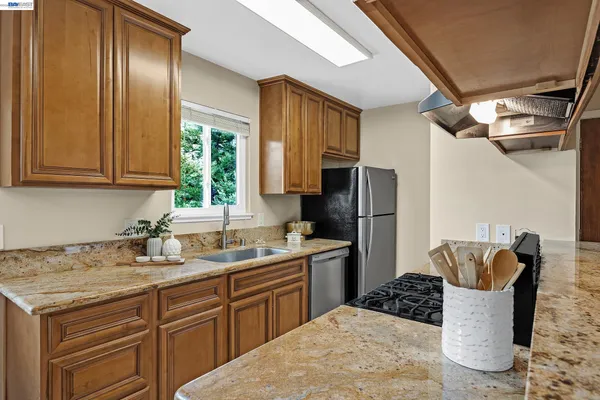 $498,000 | 2110 Arroyo Court, Unit 4, Pleasanton, CA 94588