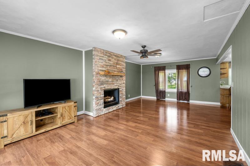 13611 138th Street West Taylor Ridge, IL 61284 - Photo 4 of 26