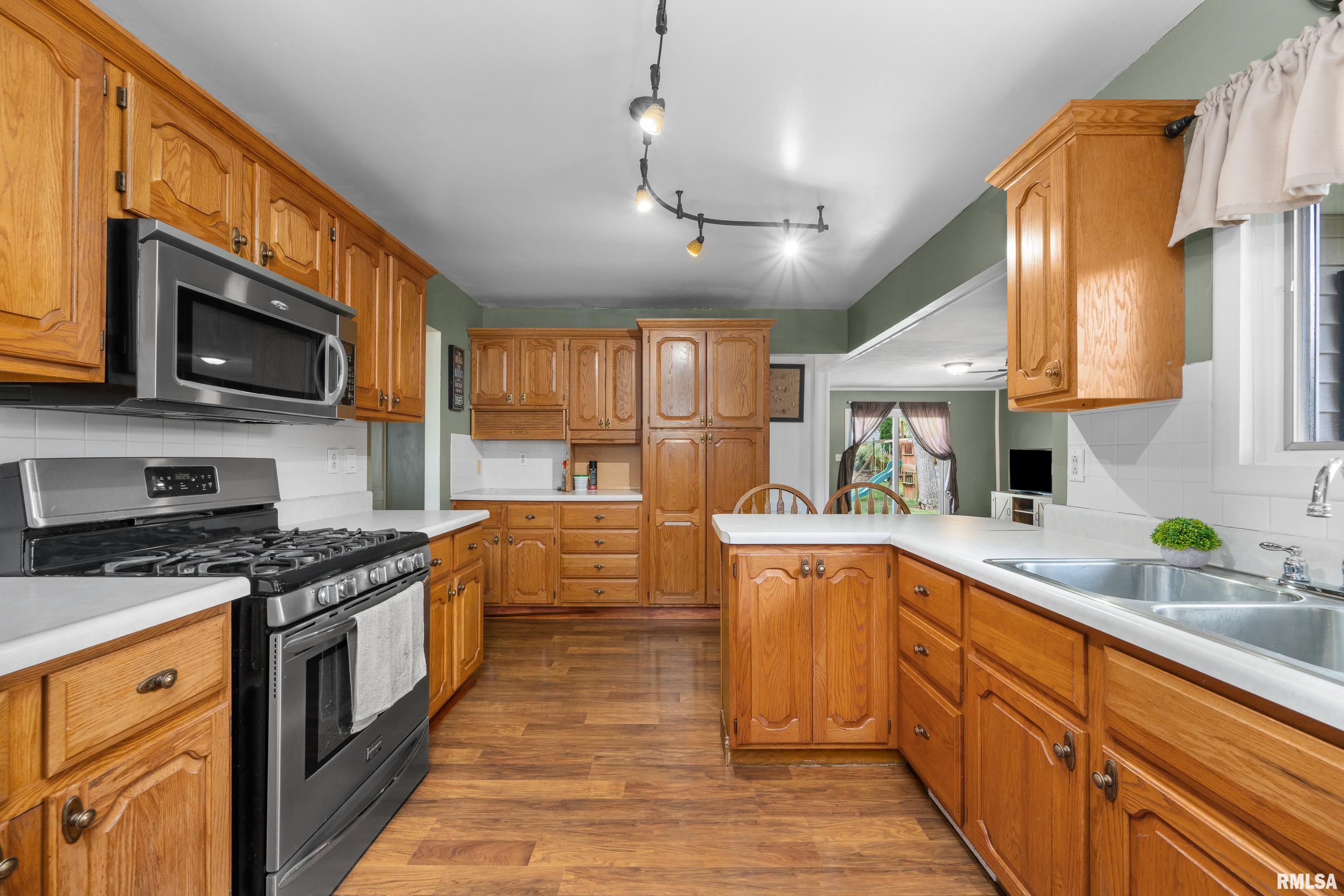 13611 138th Street West Taylor Ridge, IL 61284 - Photo 6 of 26