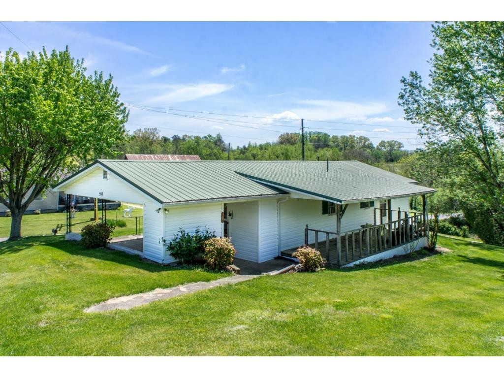 910 Lick Hollow Road Greeneville, TN 37743 - Photo 3 of 32 Photo 3