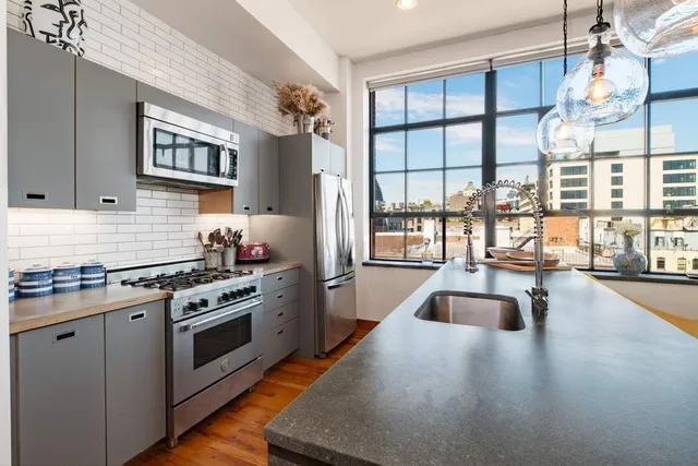$2,750,000 | 37 Bridge Street, Unit PHB | DUMBO
