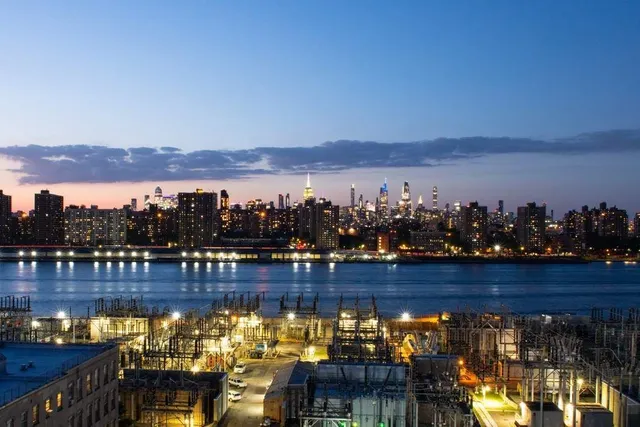 $2,750,000 | 37 Bridge Street, Unit PHB | DUMBO