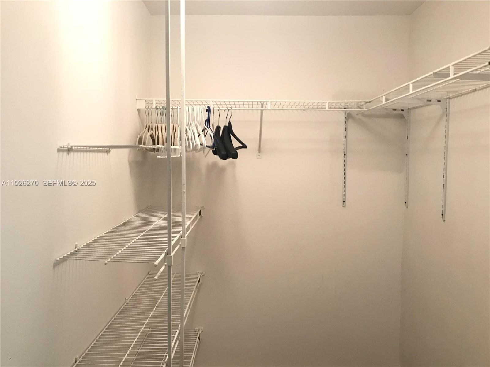 185 Southeast 14th Terrace, Unit 802 Miami, FL 33131 - Photo 17 of 19 a view of small space