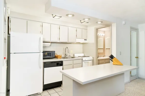 $5,000 | 935 East Hopkins Avenue, Unit 6, Aspen, CO 81611