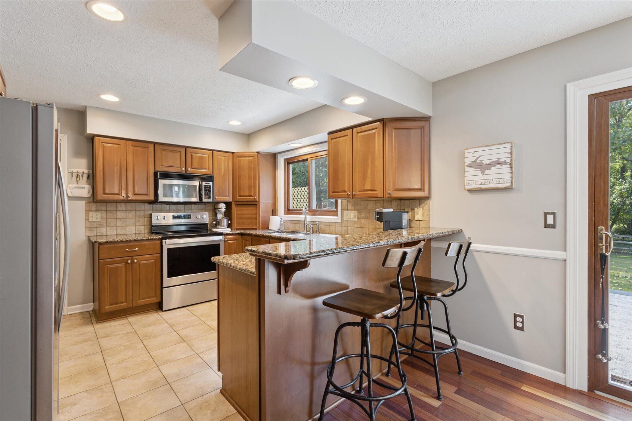 1843 Chester Road Lansing, MI 48912 - Photo 15 of 43 15-1843-Chester-Rd-Lansing-MI-48912-Wind
