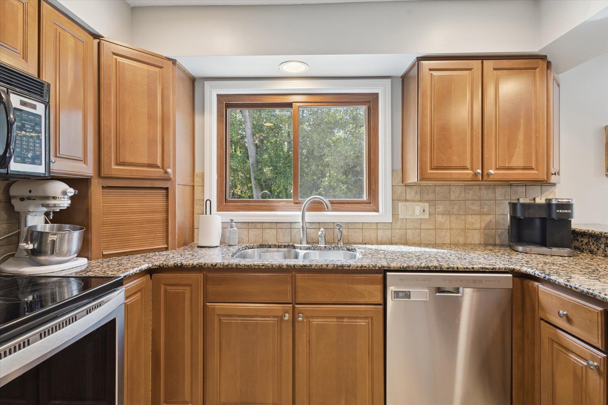 1843 Chester Road Lansing, MI 48912 - Photo 17 of 43 17-1843-Chester-Rd-Lansing-MI-48912-Wind