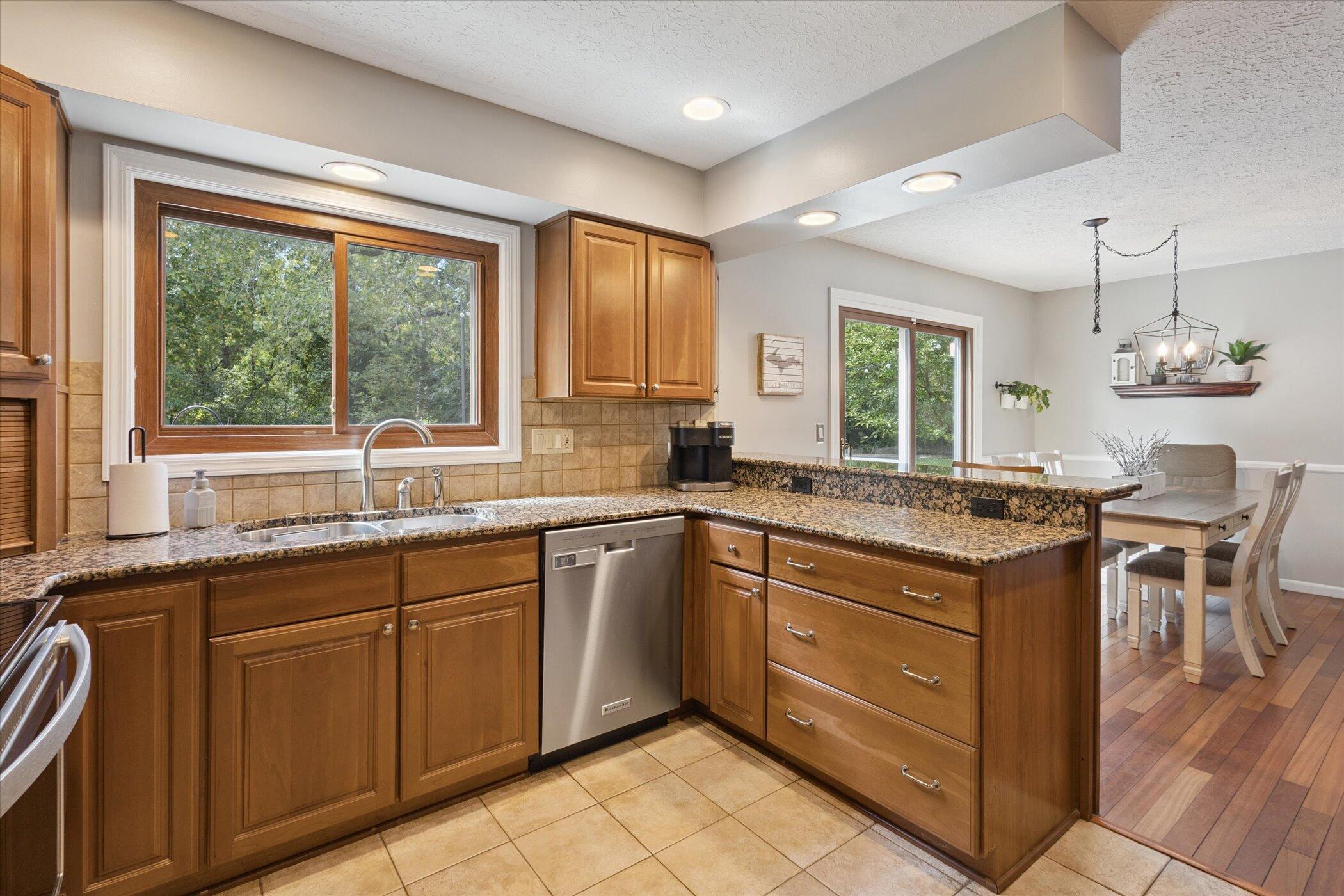 1843 Chester Road Lansing, MI 48912 - Photo 18 of 43 18-1843-Chester-Rd-Lansing-MI-48912-Wind