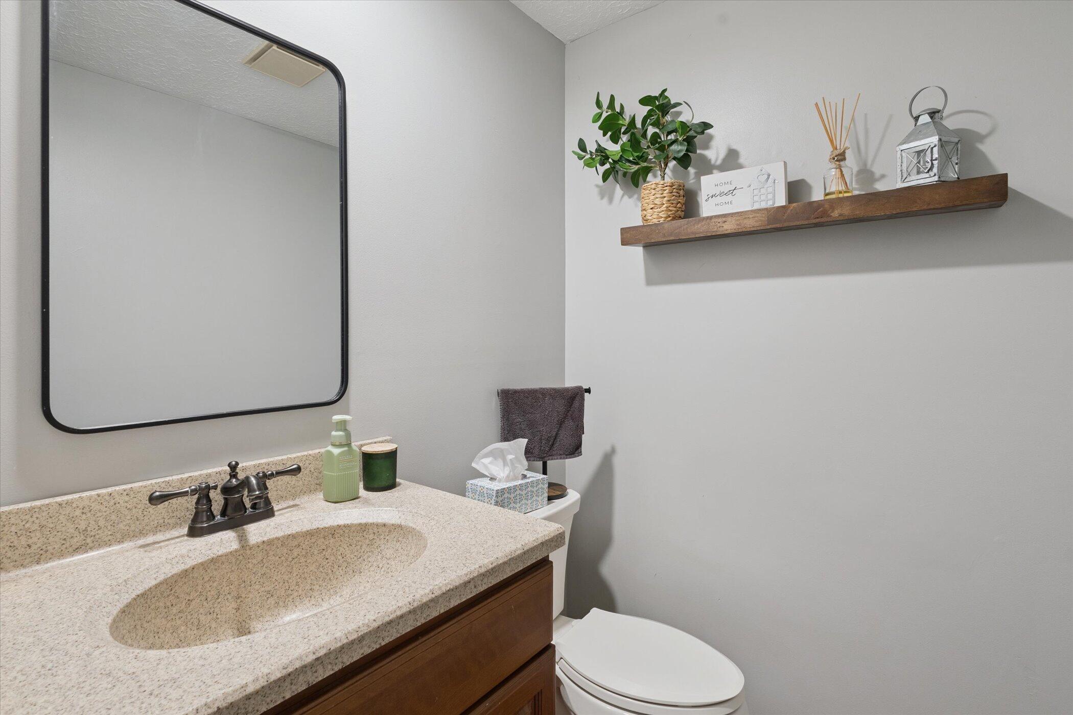 1843 Chester Road Lansing, MI 48912 - Photo 20 of 43 20-1843-Chester-Rd-Lansing-MI-48912-Wind