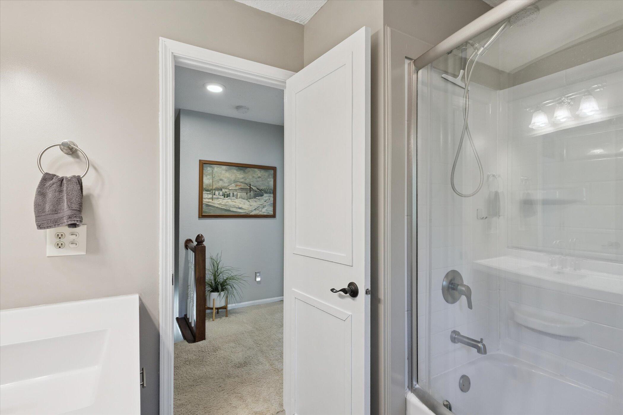 1843 Chester Road Lansing, MI 48912 - Photo 27 of 43 27-1843-Chester-Rd-Lansing-MI-48912-Wind