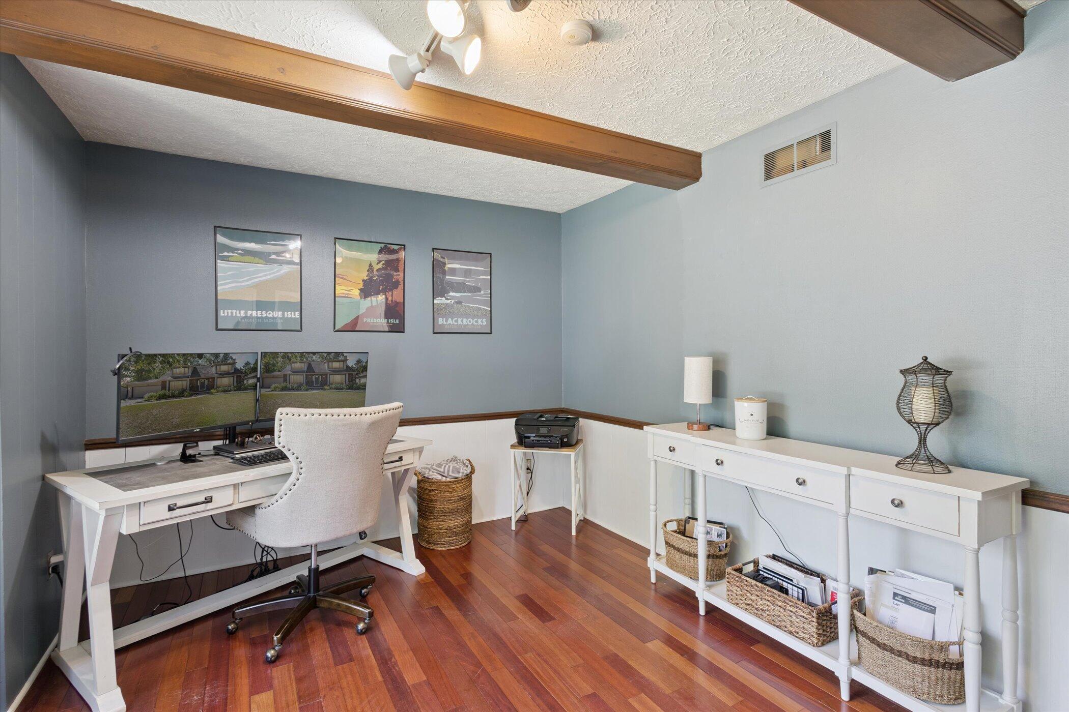 1843 Chester Road Lansing, MI 48912 - Photo 8 of 43 08-1843-Chester-Rd-Lansing-MI-48912-Wind