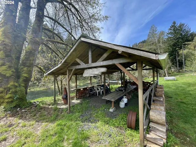 $1,200,000 | 28593 Lower Smith River Road, Reedsport, OR 97467