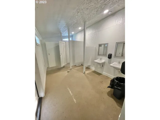 $1,200,000 | 28593 Lower Smith River Road, Reedsport, OR 97467