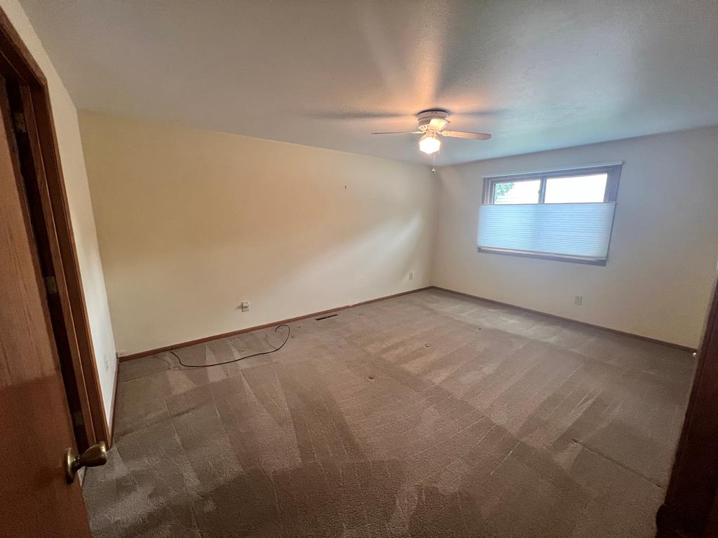 1105 S Ridgeway Avenue Sturgeon Bay, WI 54235 - Photo 15 of 33