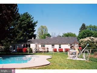 904 Jamestown Road Broomall, PA 19008 - Photo 4 of 6 Gallery Image 4