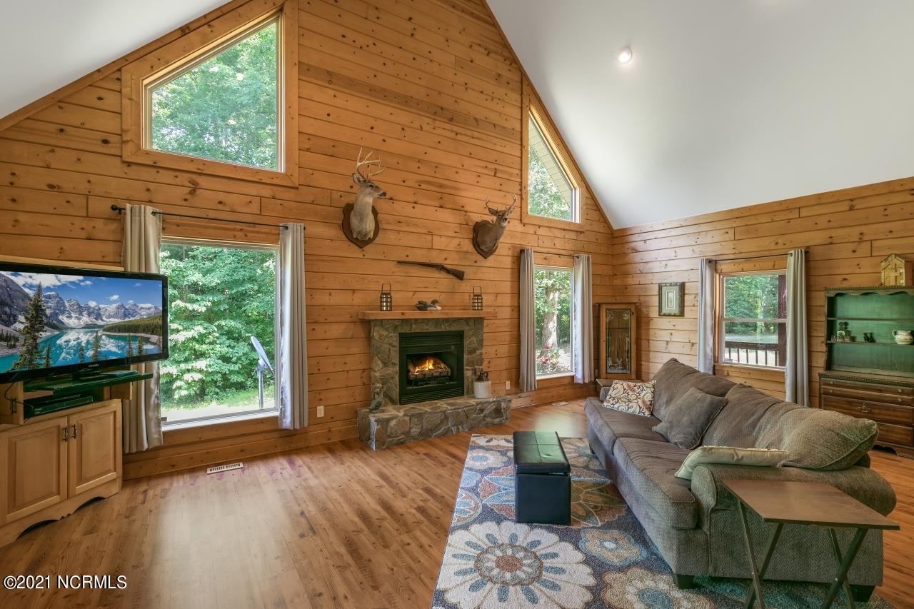 262 Price Road Selma, NC 27576 - Photo 4 of 40 Great Room