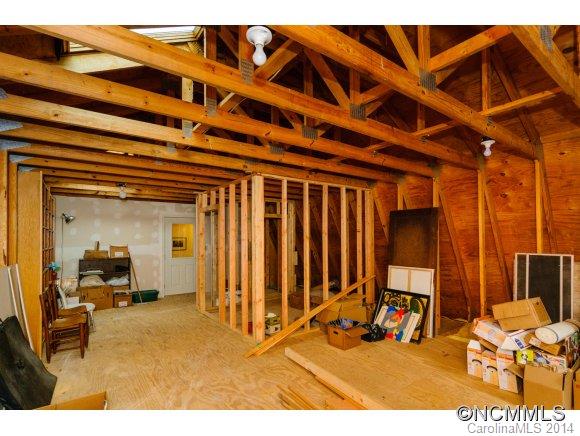 379 Doe Branch Road Marshall, NC 28753 - Photo 12 of 24 Gallery Image 12