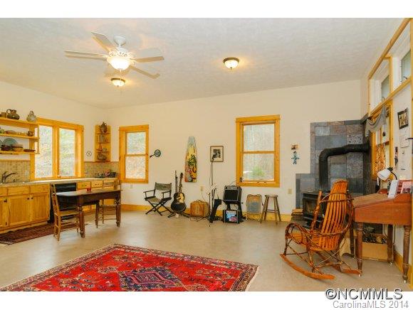 379 Doe Branch Road Marshall, NC 28753 - Photo 3 of 24 Gallery Image 3