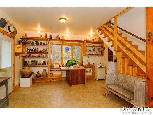 379 Doe Branch Road Marshall, NC 28753 - Photo 7 of 24 Gallery Image 7