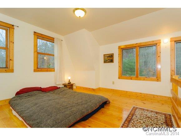 379 Doe Branch Road Marshall, NC 28753 - Photo 10 of 24 Gallery Image 10