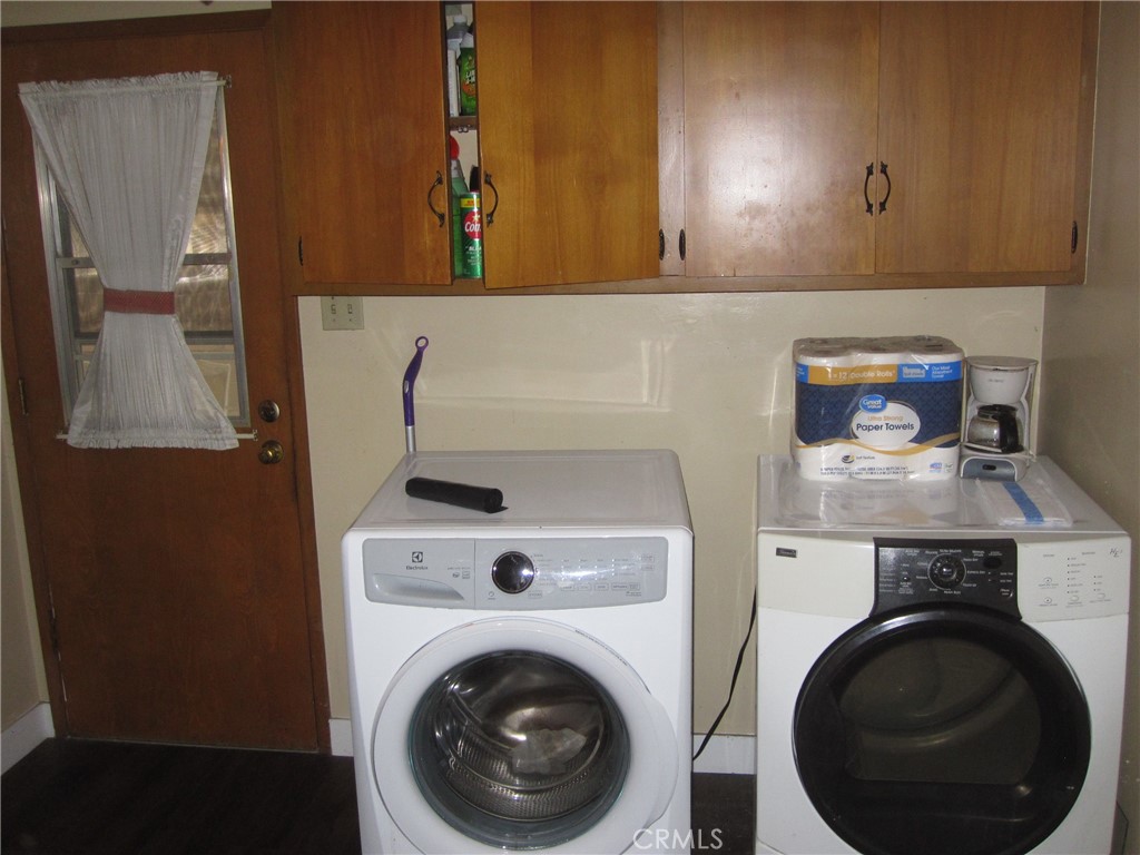8532 Cedar Drive Buena Park, CA 90620 - Photo 14 of 40 a utility room with dryer and washer