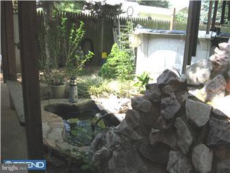 8012 Lawndale Avenue Philadelphia, PA 19111 - Photo 11 of 12 Exterior