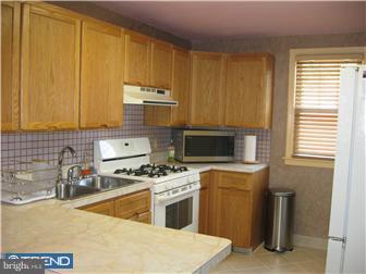 8012 Lawndale Avenue Philadelphia, PA 19111 - Photo 4 of 12 Kitchen