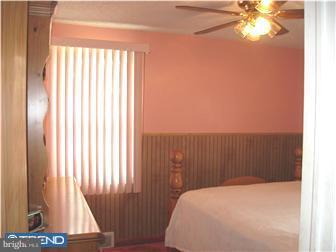 8012 Lawndale Avenue Philadelphia, PA 19111 - Photo 6 of 12 Bedroom - Main