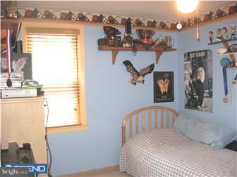 8012 Lawndale Avenue Philadelphia, PA 19111 - Photo 8 of 12 Bedroom 2