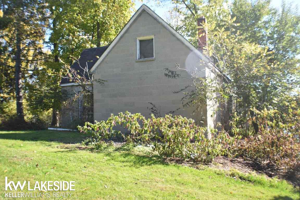 90 Riverside Drive Mount Clemens, MI 48043 - Photo 13 of 39