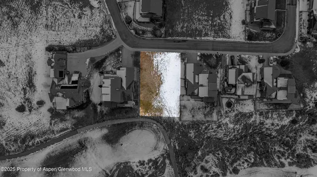 a close view of sink and tap