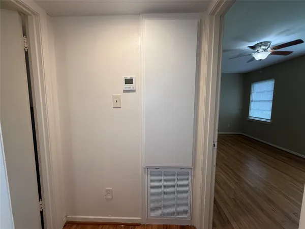 $1,050 | 1318 Heights Boulevard, Unit 4, Houston, TX 77008