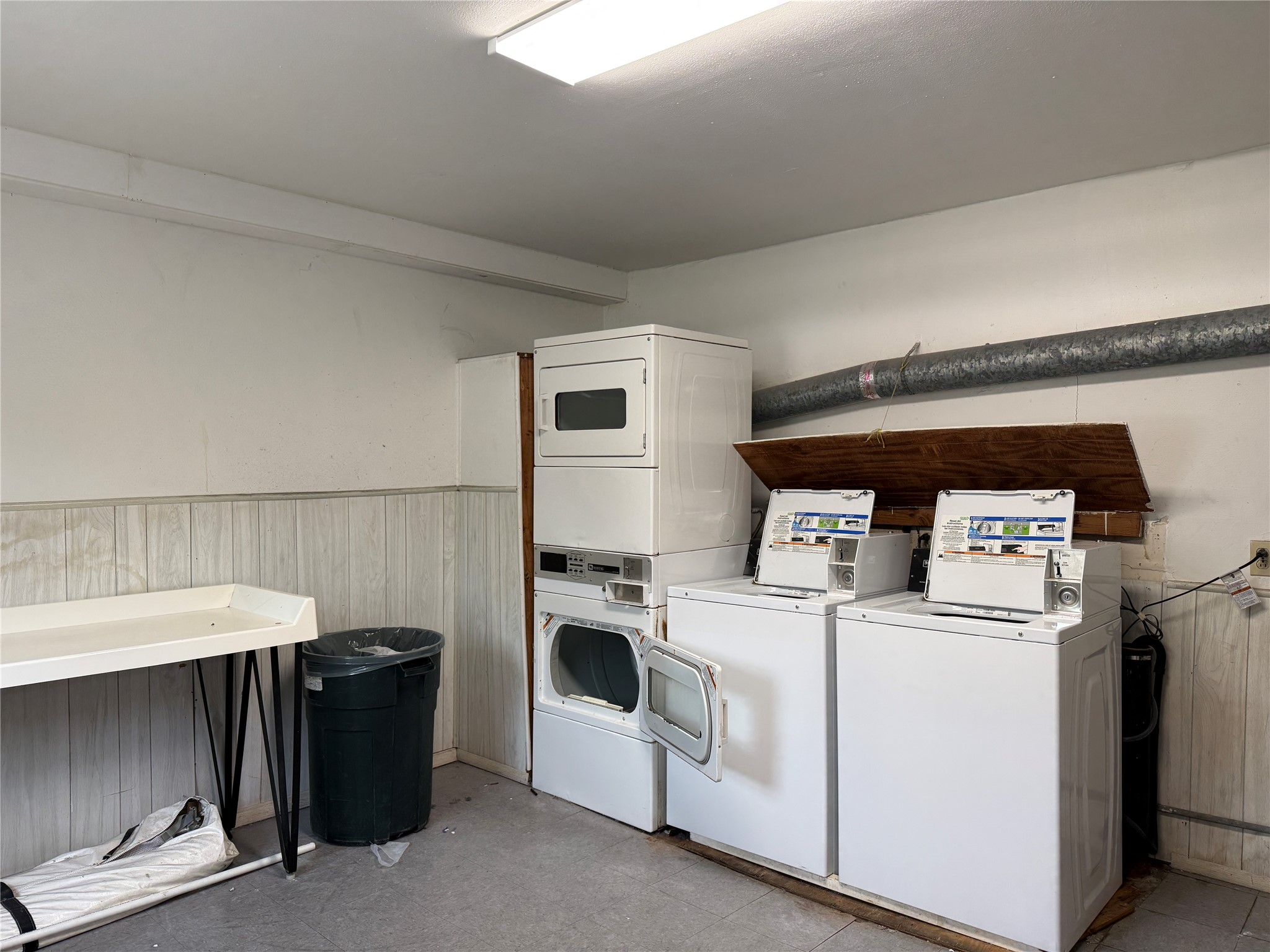 1318 Heights Boulevard, Unit 4 Houston, TX 77008 - Photo 20 of 21 a utility room with dryer and washer