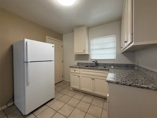 $1,050 | 1318 Heights Boulevard, Unit 4, Houston, TX 77008