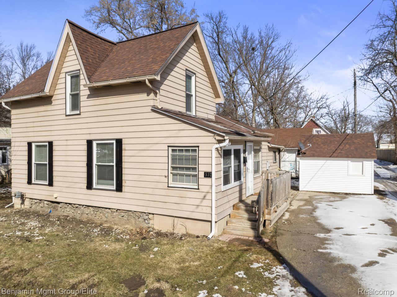 532 Fox Street Lapeer, MI 48446 - Photo 2 of 43 photos_web_resolution_5.jpg