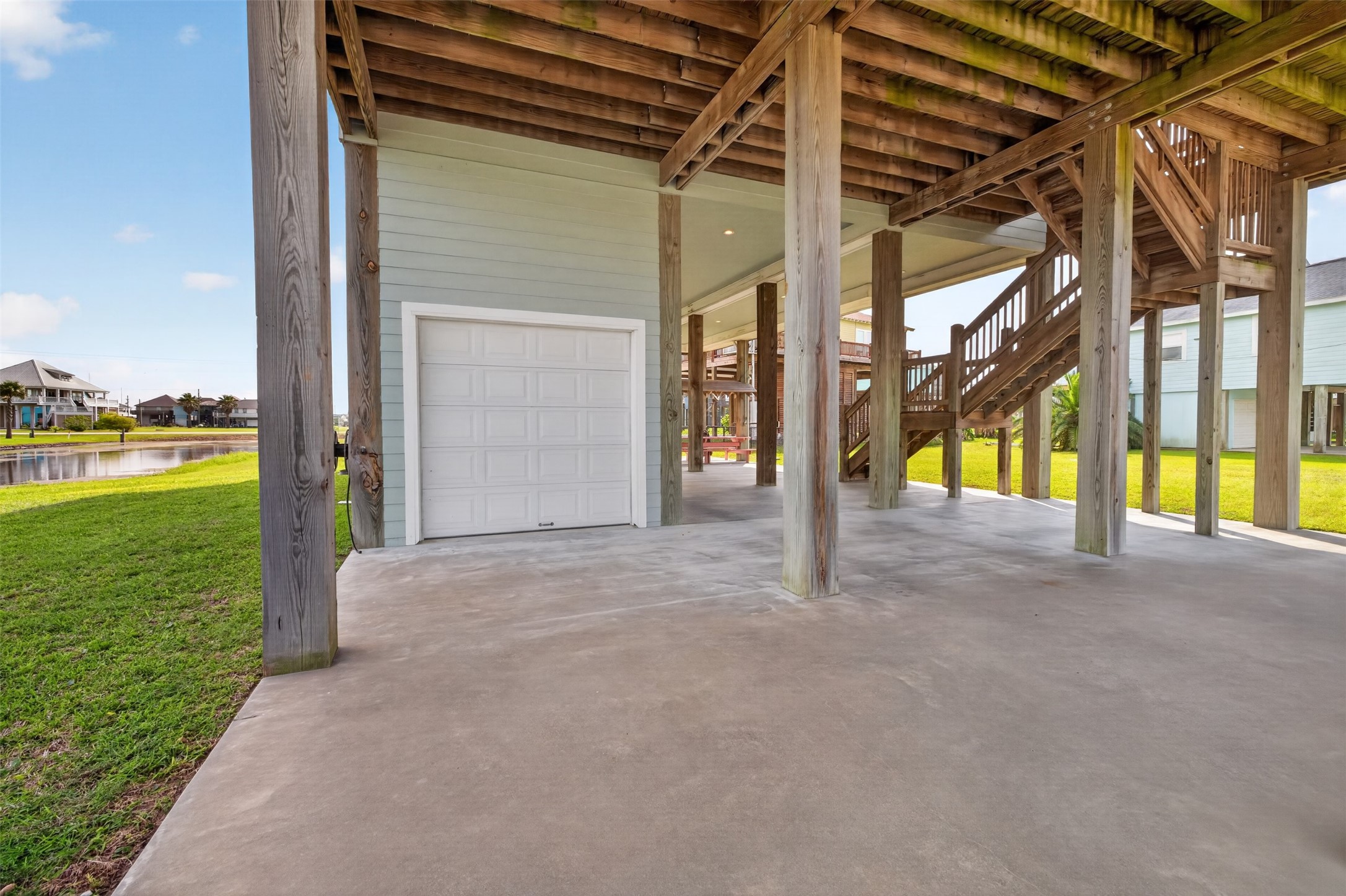844 Eastview Crystal Beach, TX 77650 - Photo 32 of 41 Garage
