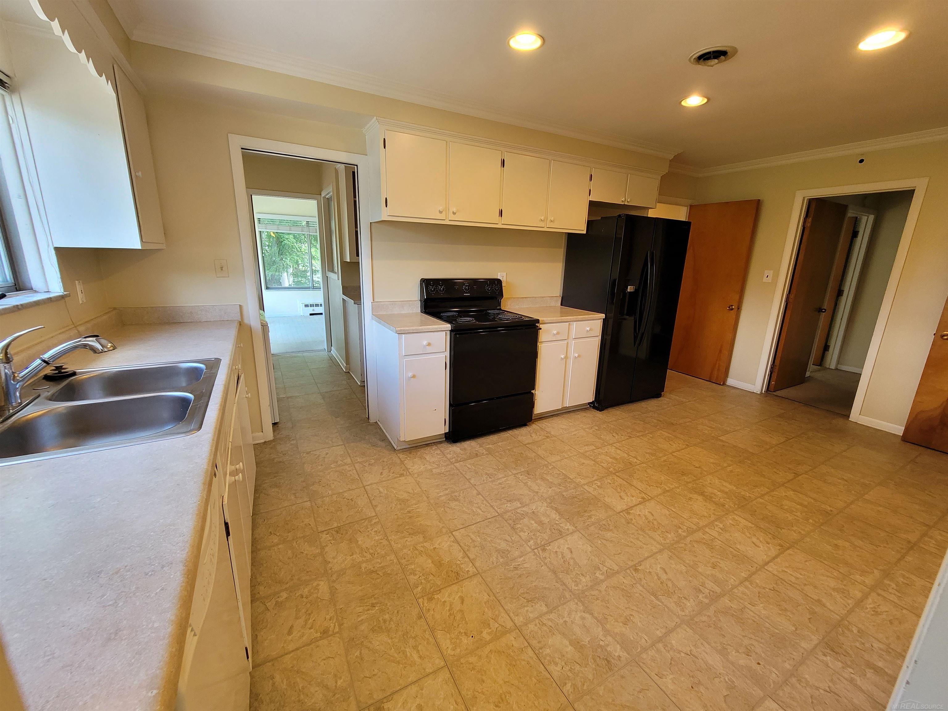 15818 Windmill Point Grosse Pointe, MI 48230 - Photo 9 of 29