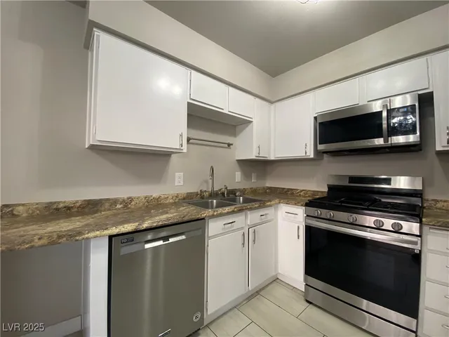 $1,595 | 1722 East University Avenue, Unit 8, Las Vegas, NV 89119